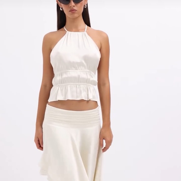 backless top - Picture 8 of 9